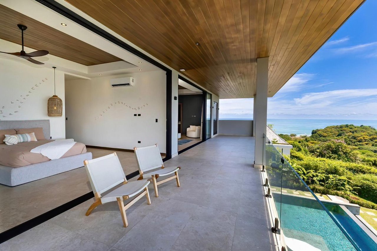 Solar Powered Oceanview Estate, Dominical, Puntarenas