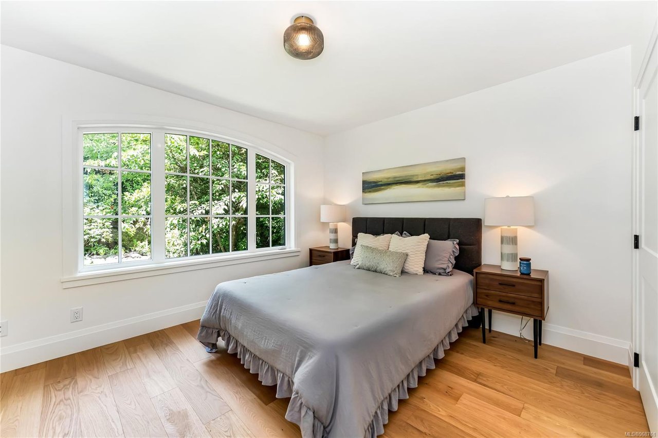 736 Falkland Rd, Oak Bay