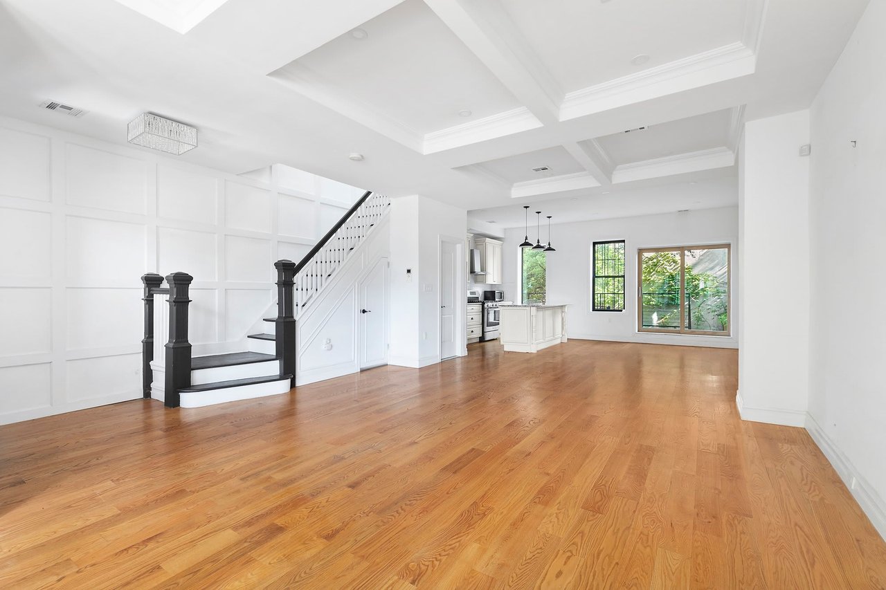 3121 Beverley Rd