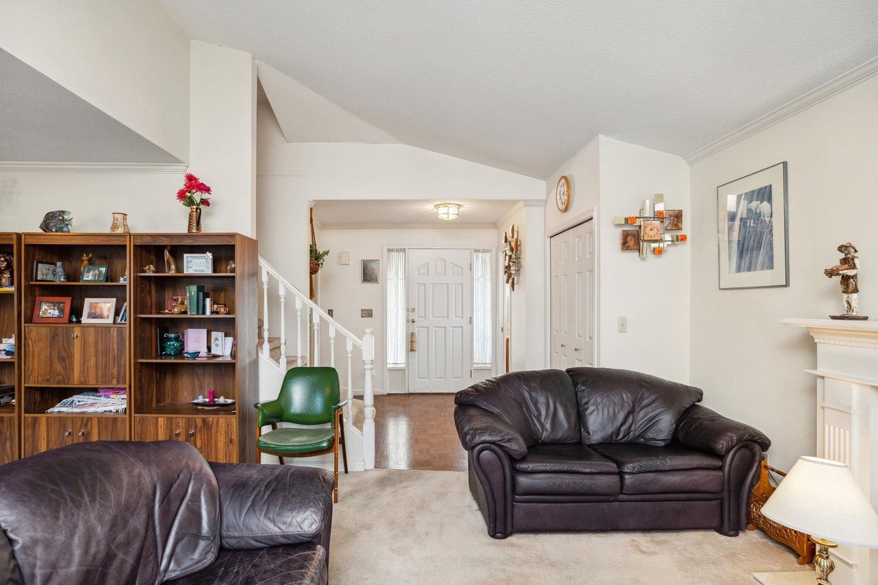 116-15121 19 Ave