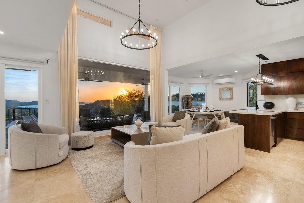 Renovated Tropical Ocean Estate, Flamingo, Guanacaste
