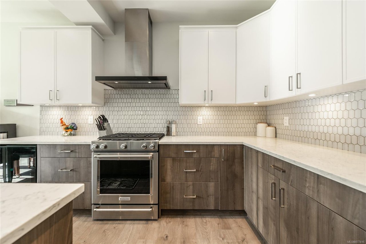 3535 Paperbark Cres