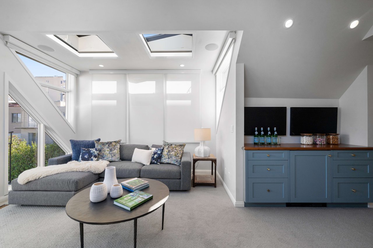Grand Pacific Heights Home on a Coveted Flat Block between Lafayette & Alta Plaza Parks