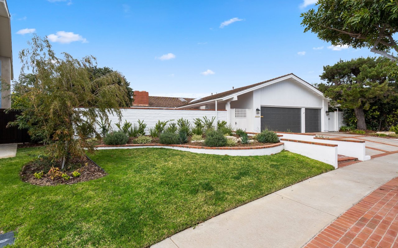 1215 Sand Key