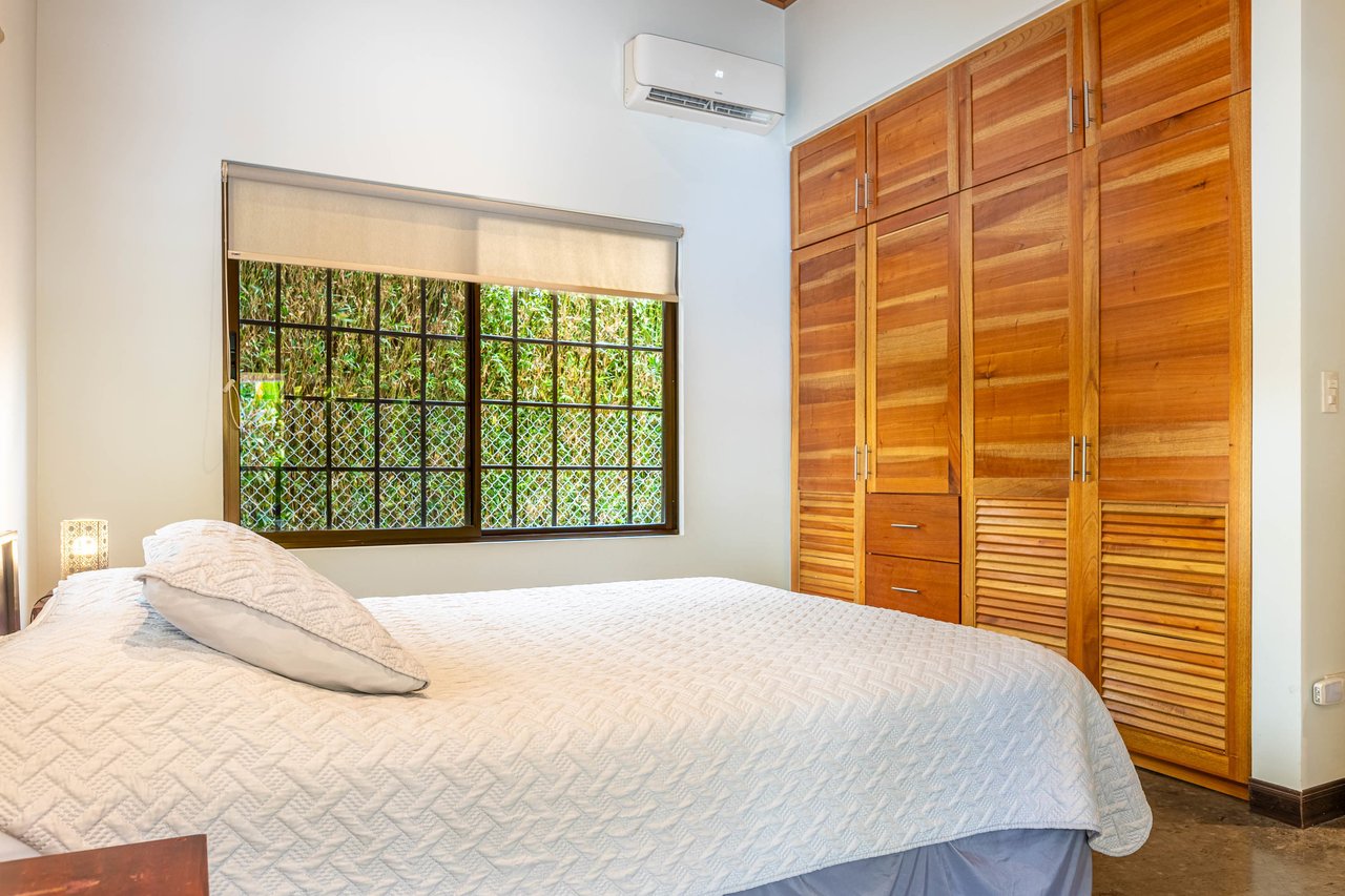 Uvita Garden Villa and Casita, 4 Bedrooms Total, Walking Distance To All