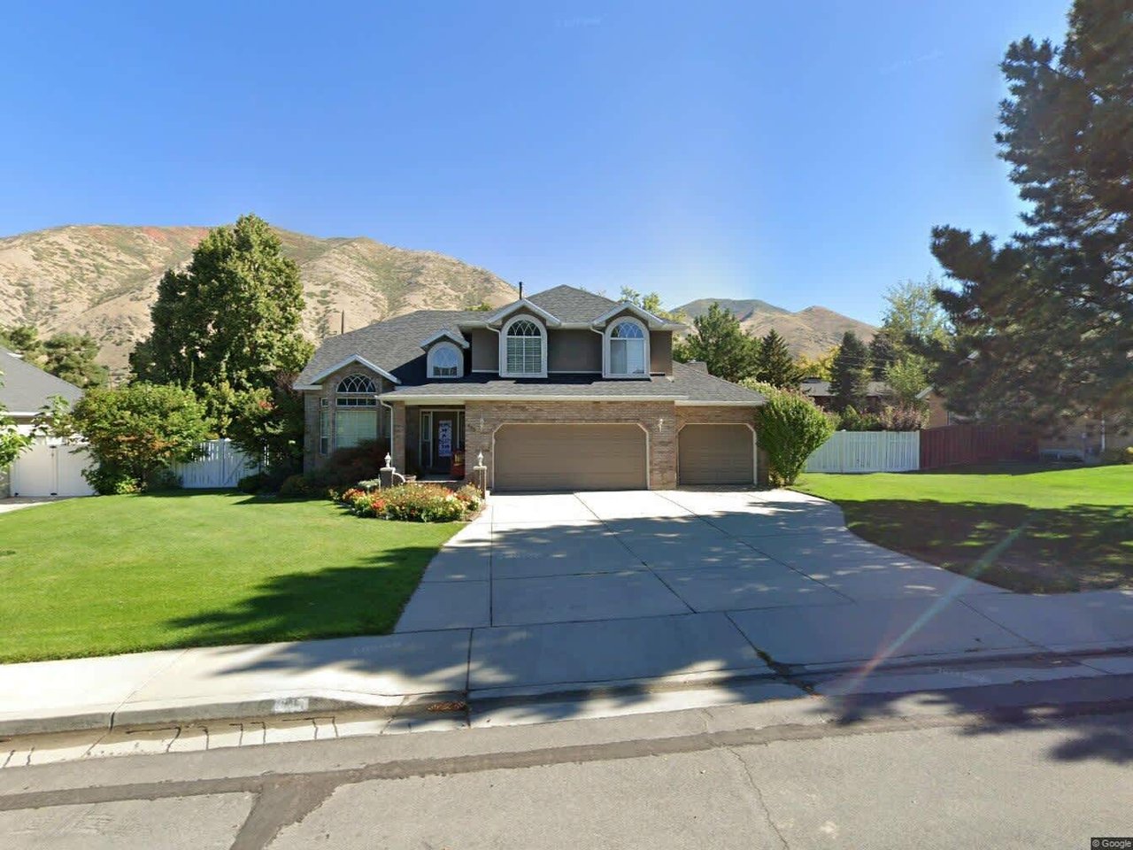 645 S Eastridge Dr