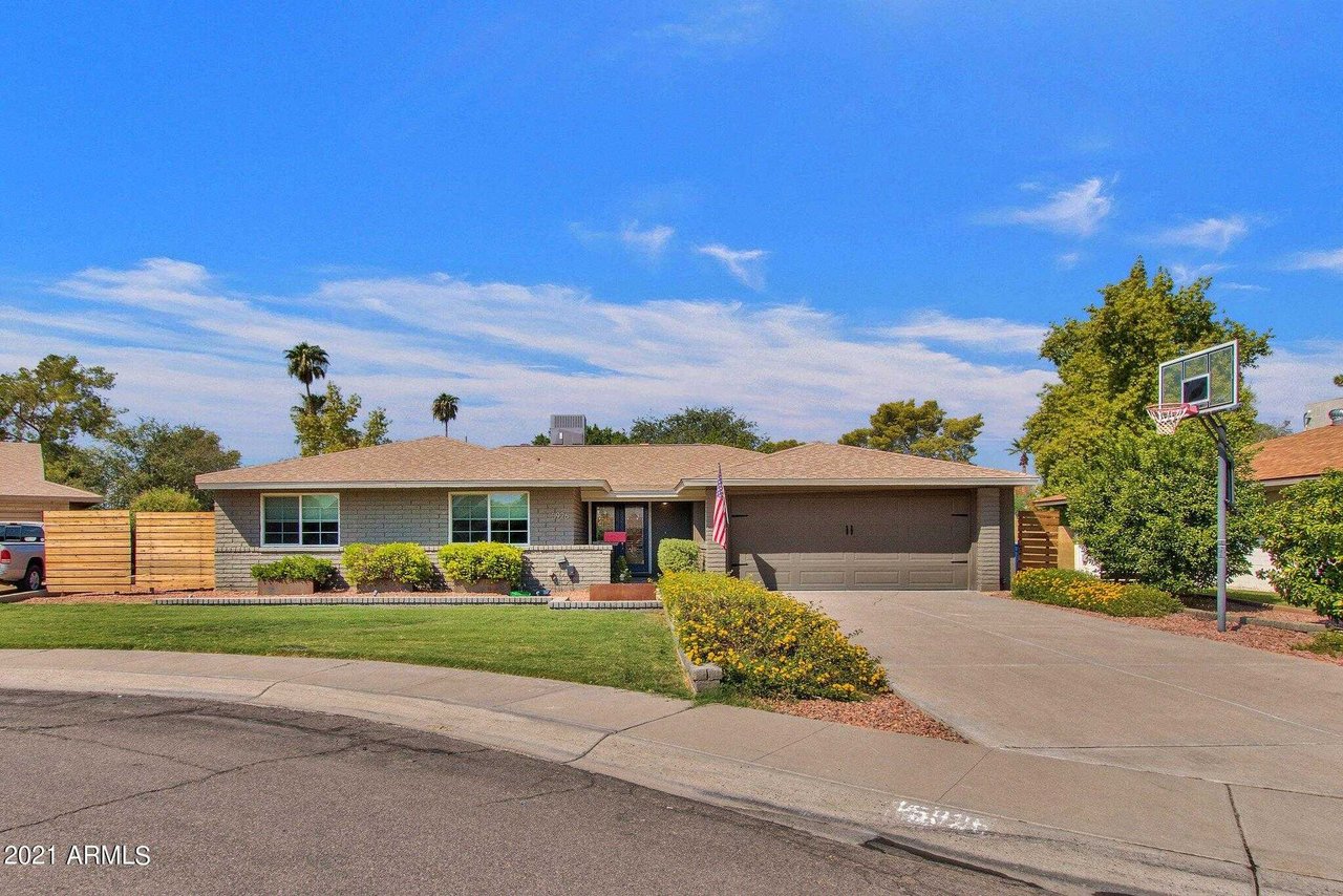 5926 S Newberry Road