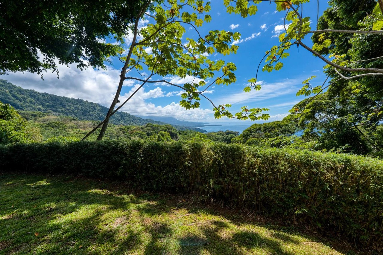 Private Oceanview Jungle Estate, Dominical, Puntarenas