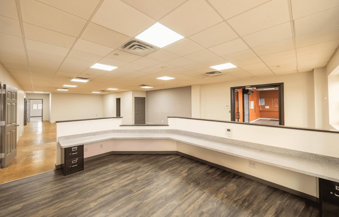 58 -48/46 59th - Office