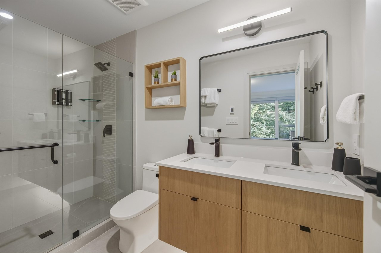 4813 Casabella Cres