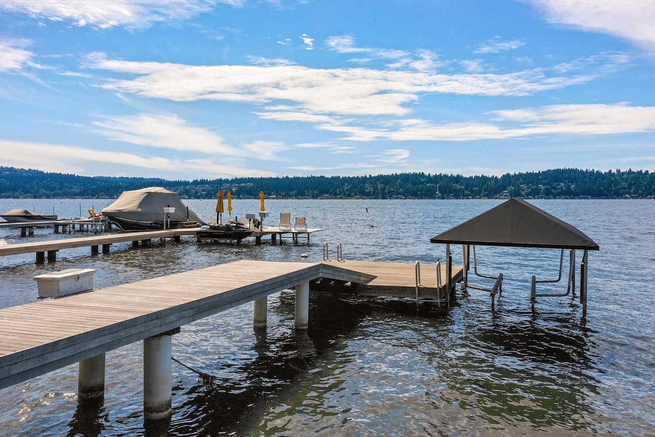 1221 E Lake Sammamish Shore Lane SE 