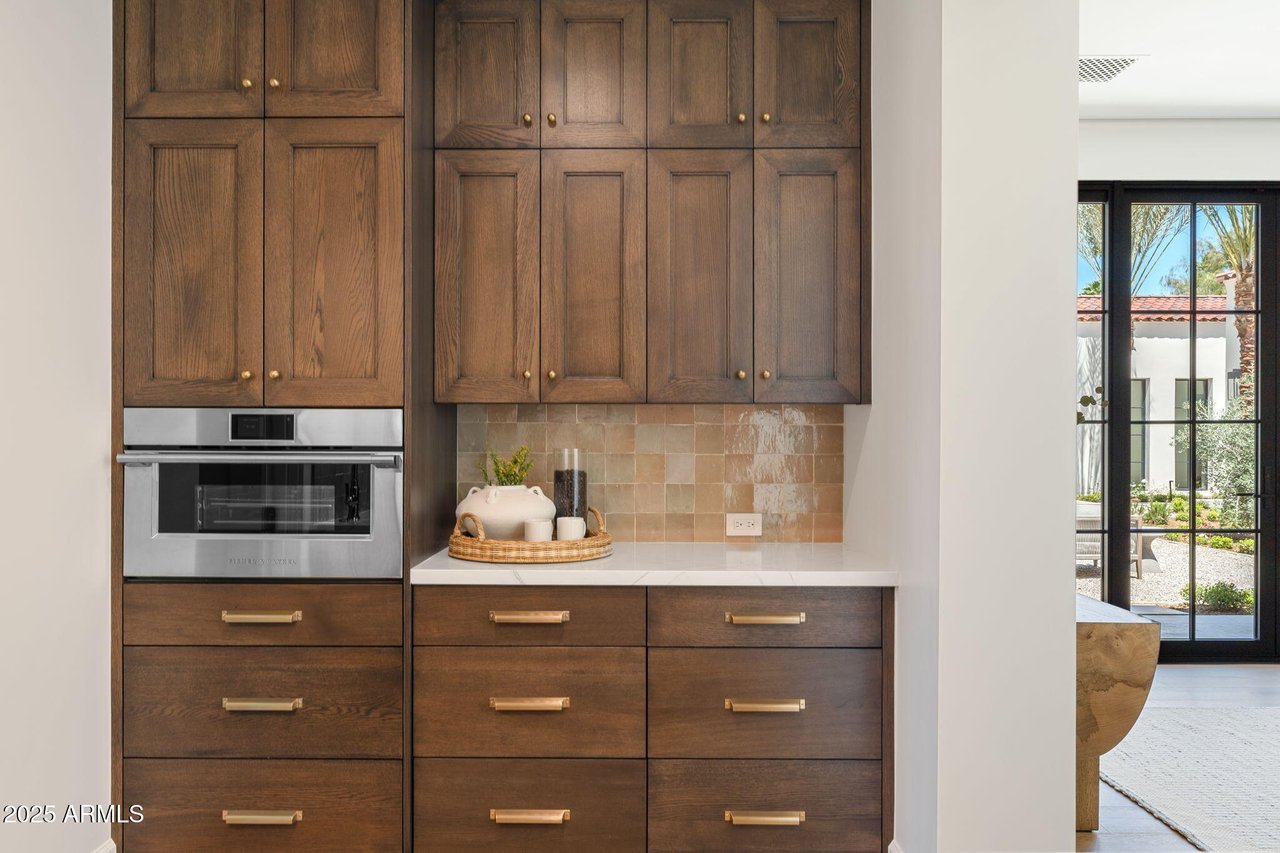 7501 N Eucalyptus Dr