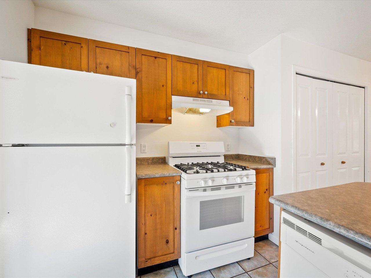 1-1442 Vine Rd