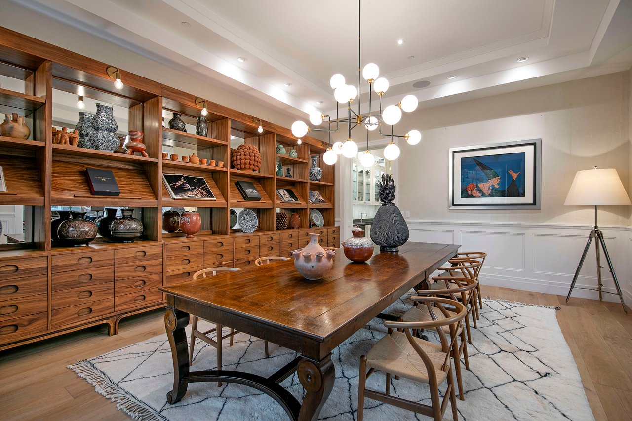 2333 Mandeville Canyon Rd