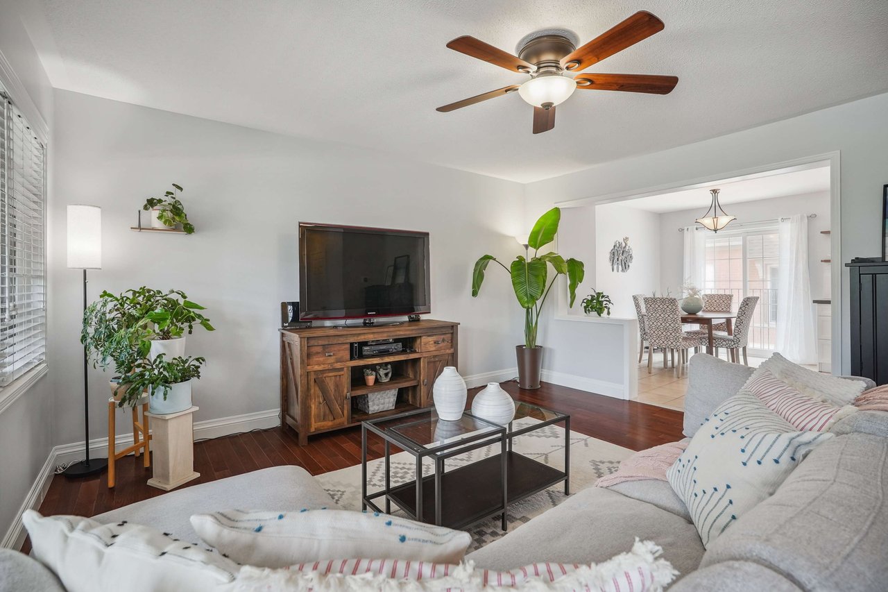 2-2360 Parkhaven Boulevard Unit: 2