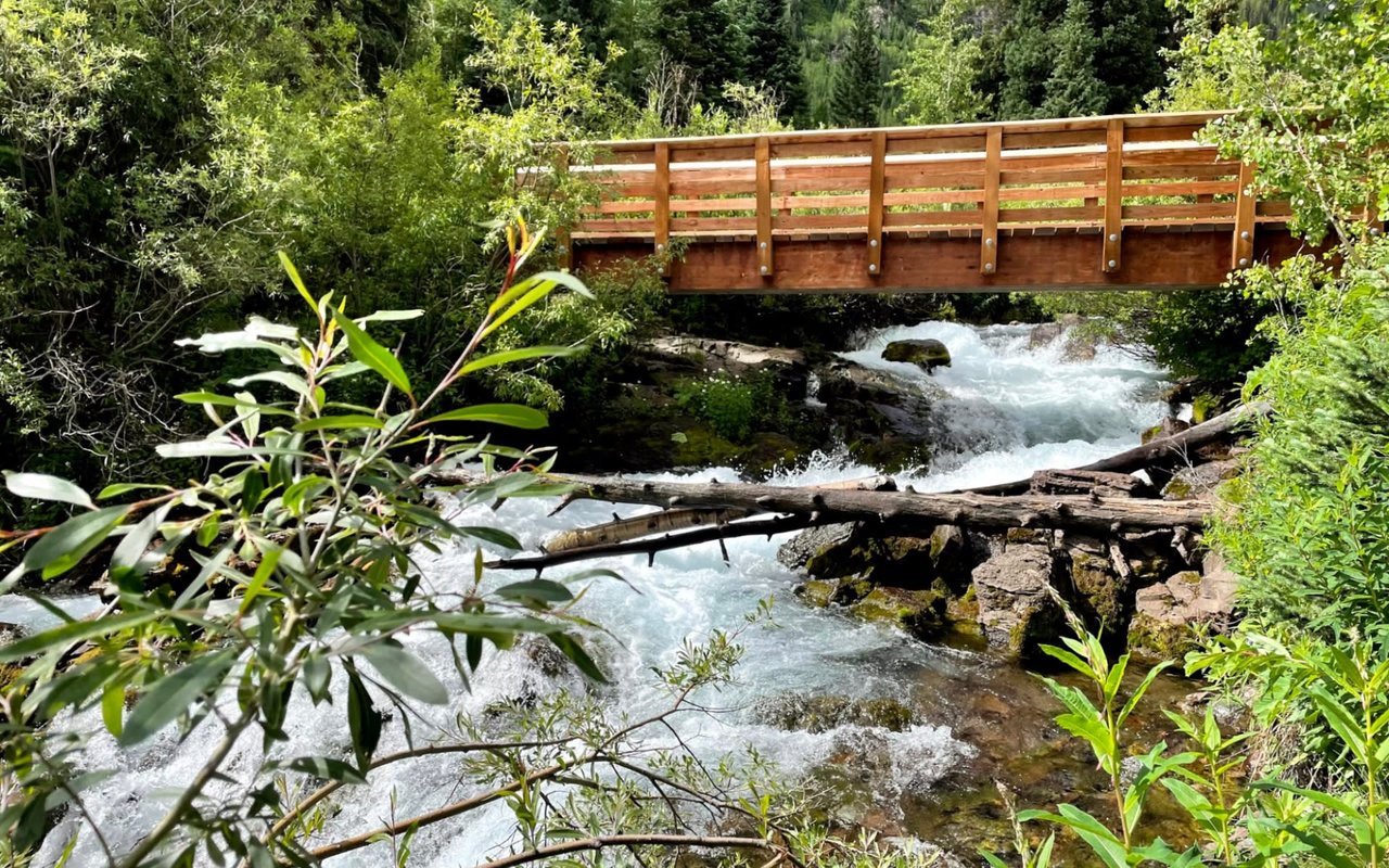 Chasing Waterfalls: Hidden Cascades Around Aspen
