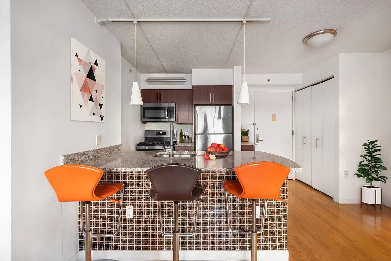 555 W 23rd St, #S10N