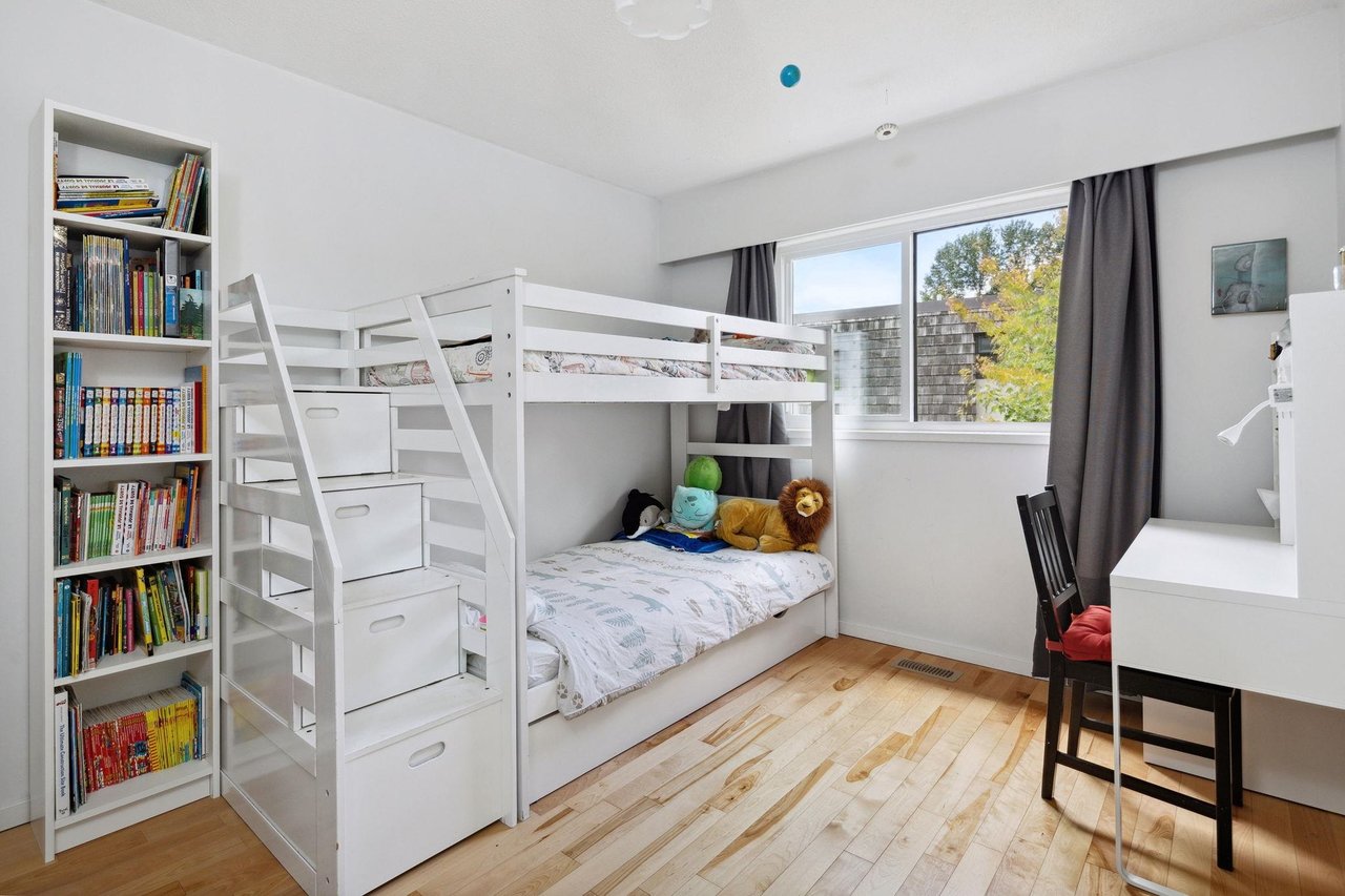 1206 Premier St