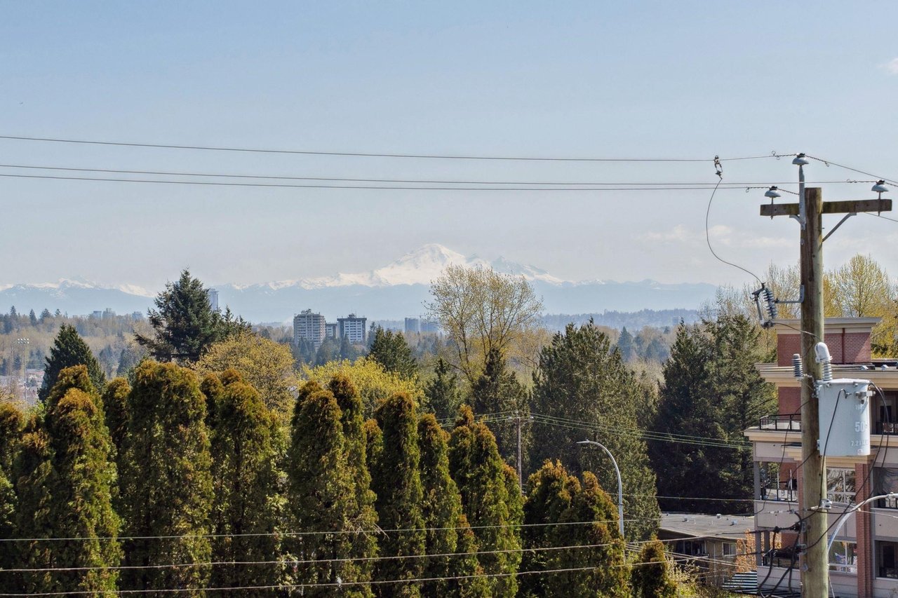 205-371 Ellesmere Avenue, Burnaby