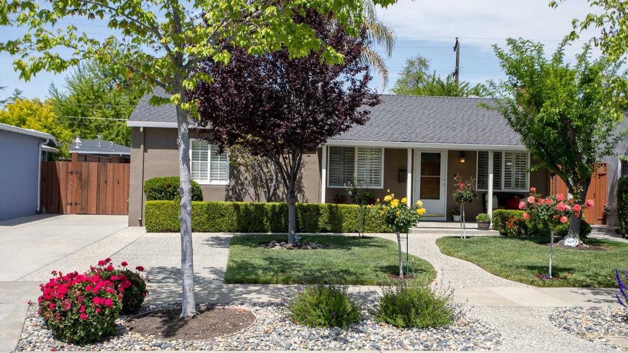 2413 Boxwood DR