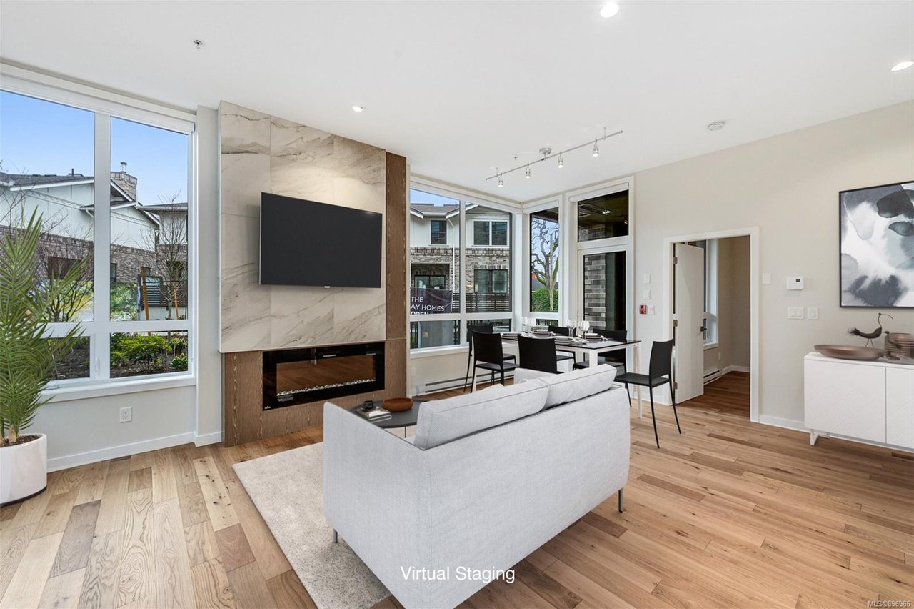 101-1018 Pentrelew Pl