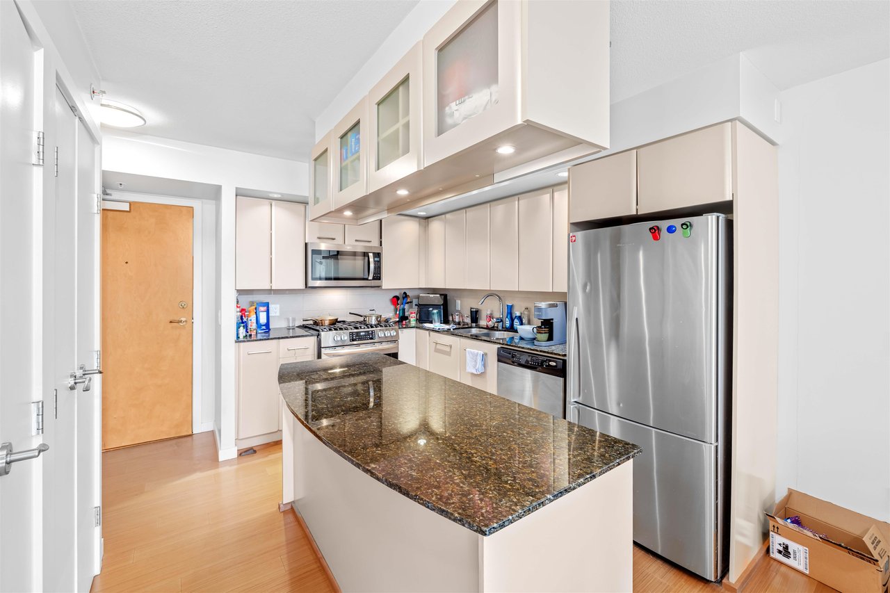 602-683 W Victoria Park