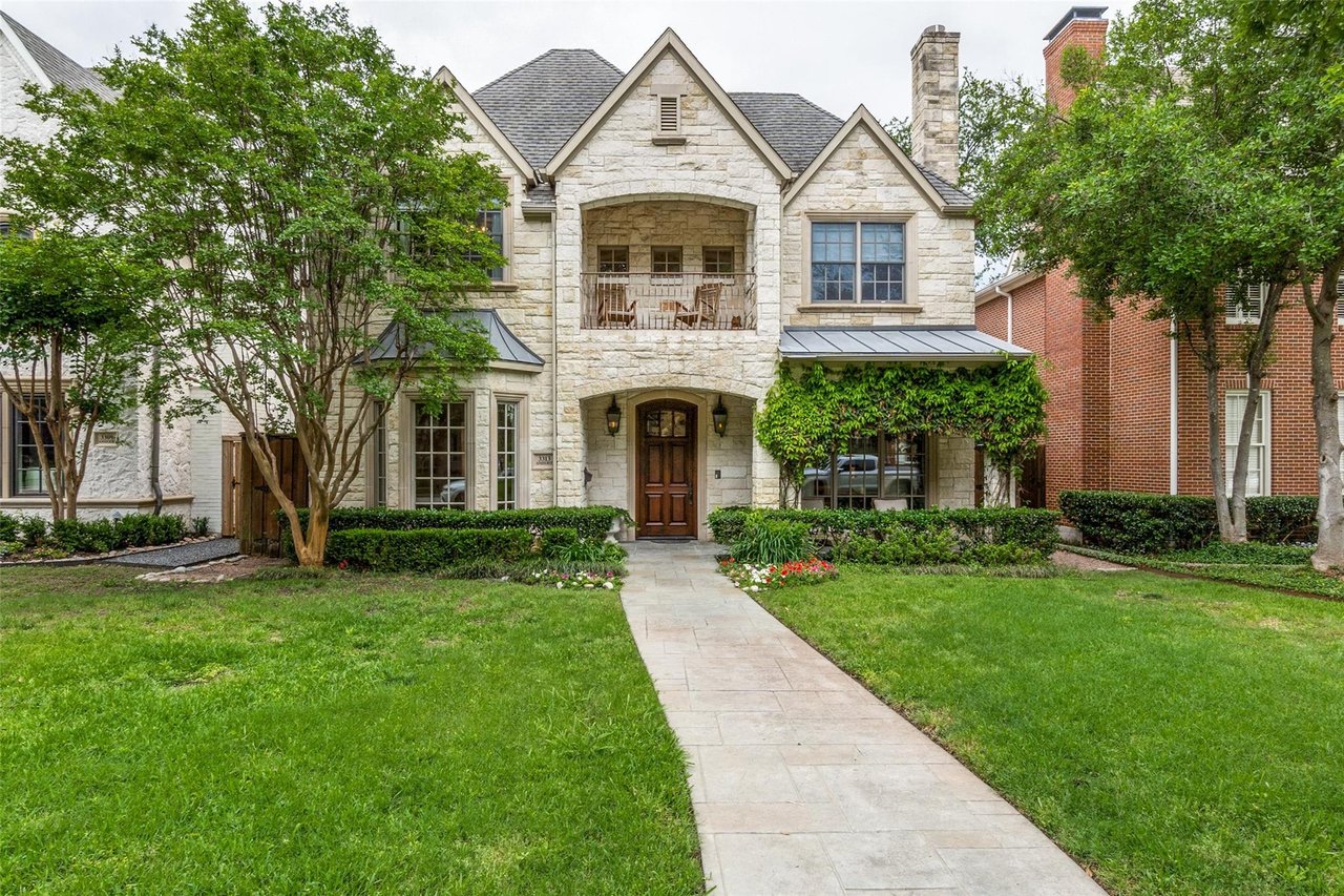 3313 Amherst