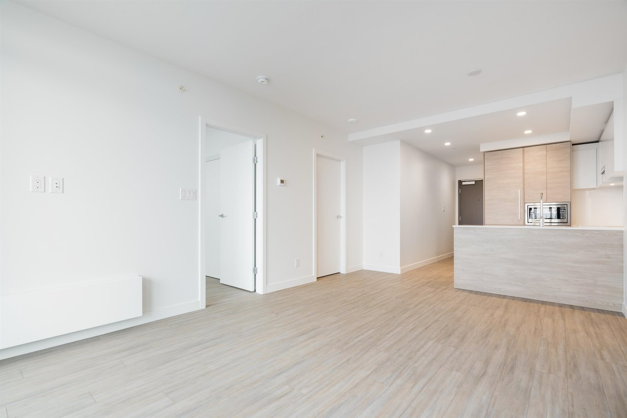 1402-13615 Fraser Hwy