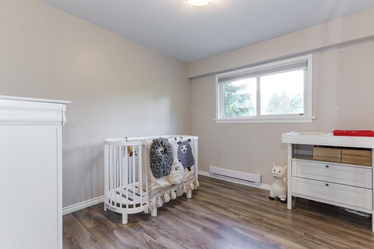 2552 Jura Cres
