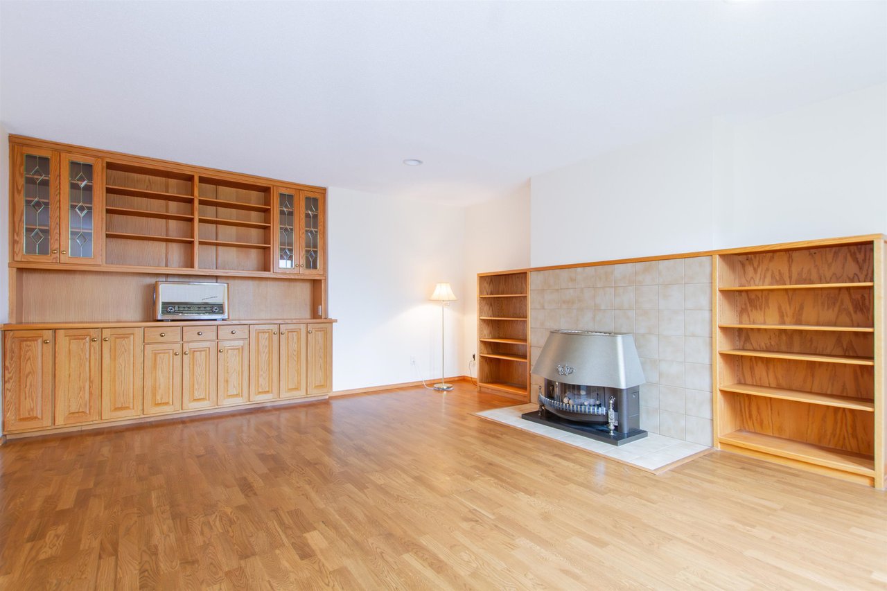 1021 Glacier View Dr
