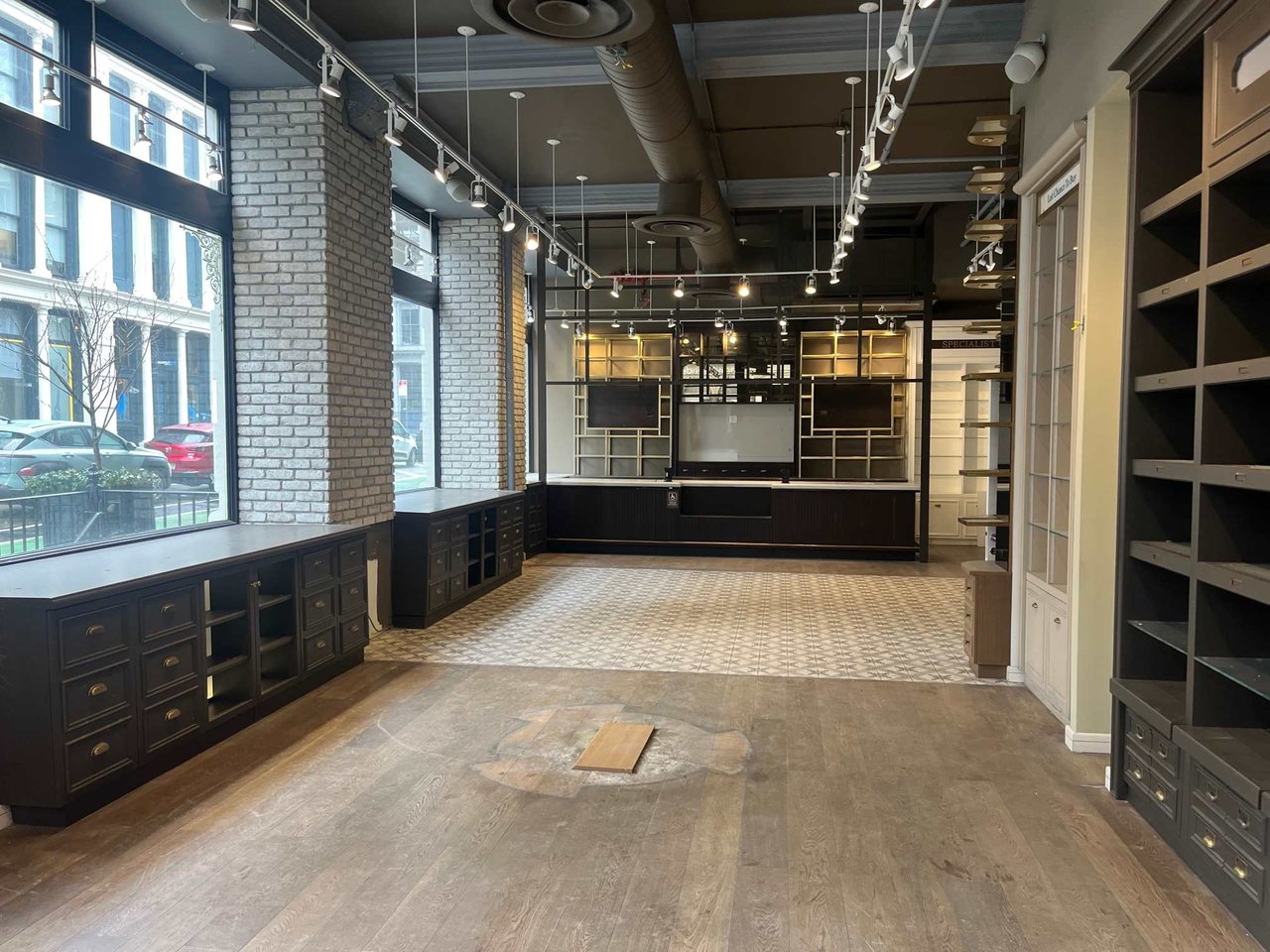 Broadway Pop Up Corner