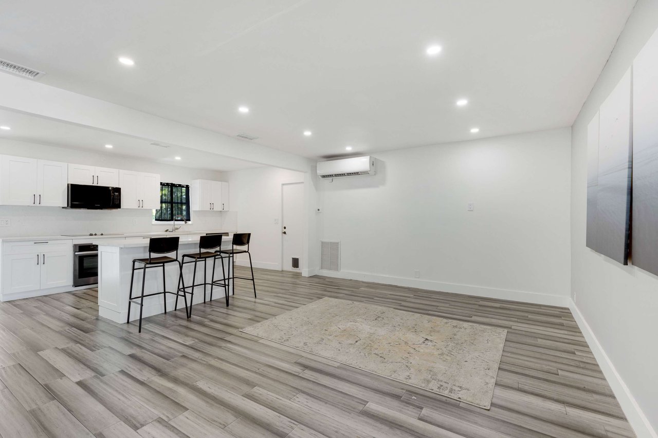 1844 Sheridan St Hollywood FL-33020