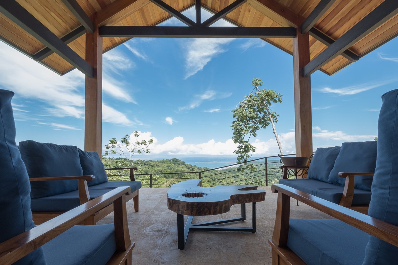 Luxury Infinity Pool Property, Uvita, Puntarenas