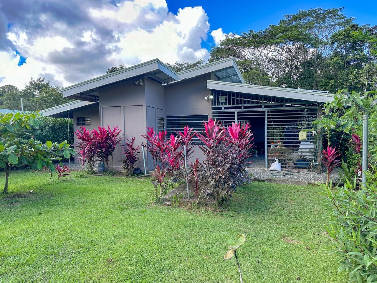 Modern Tropical Garden Residence, Osa, Puntarenas