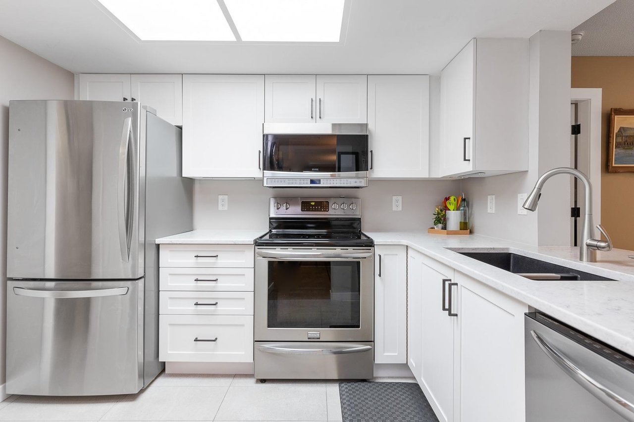 202-220 Newport Dr