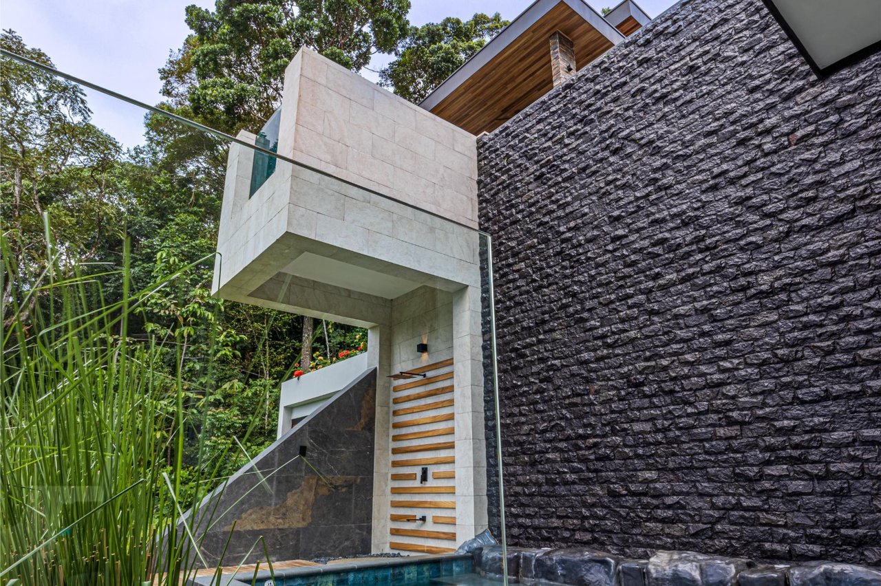 Private Waterfall Luxury Estate, Dominical, Puntarenas