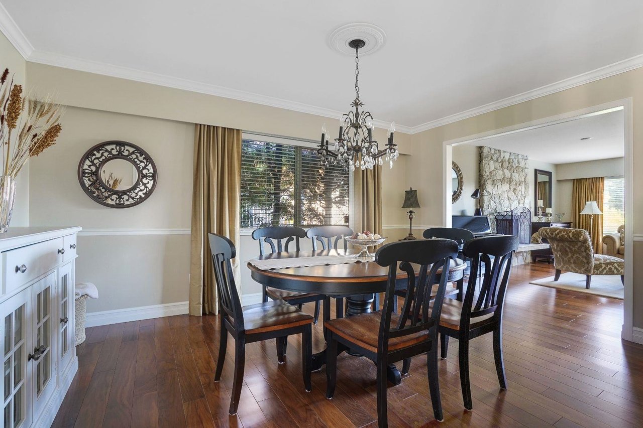 987 Fairway Dr