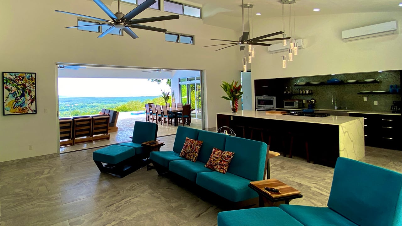 Modern Oceanview Infinity Pool Estate, Ojochal, Puntarenas