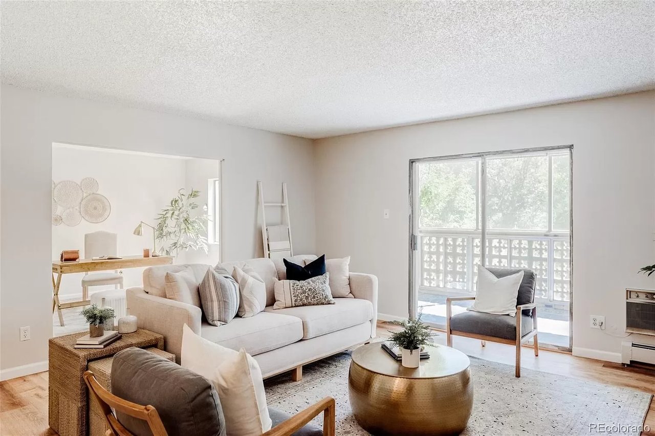 Cottage-like Condo