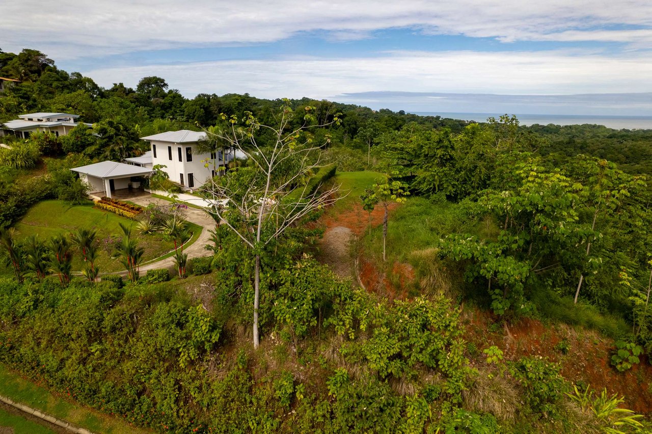 ELEGANT LUXURY HOME PLUS EXTRA LOT WITH OCEAN AND MOUNTAIN VIEWS