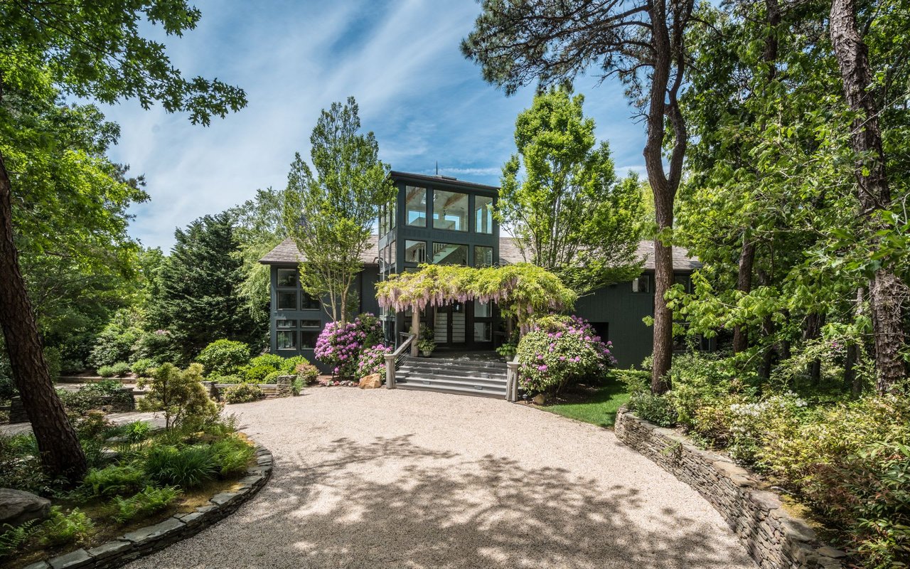 14 Water Mill Heights Dr