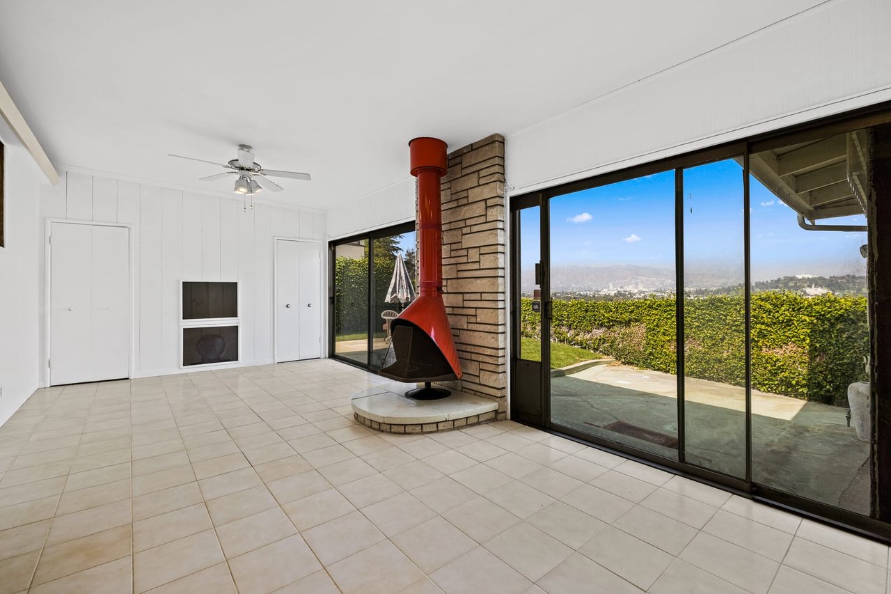 2590 Lake View Ave, Silverlake