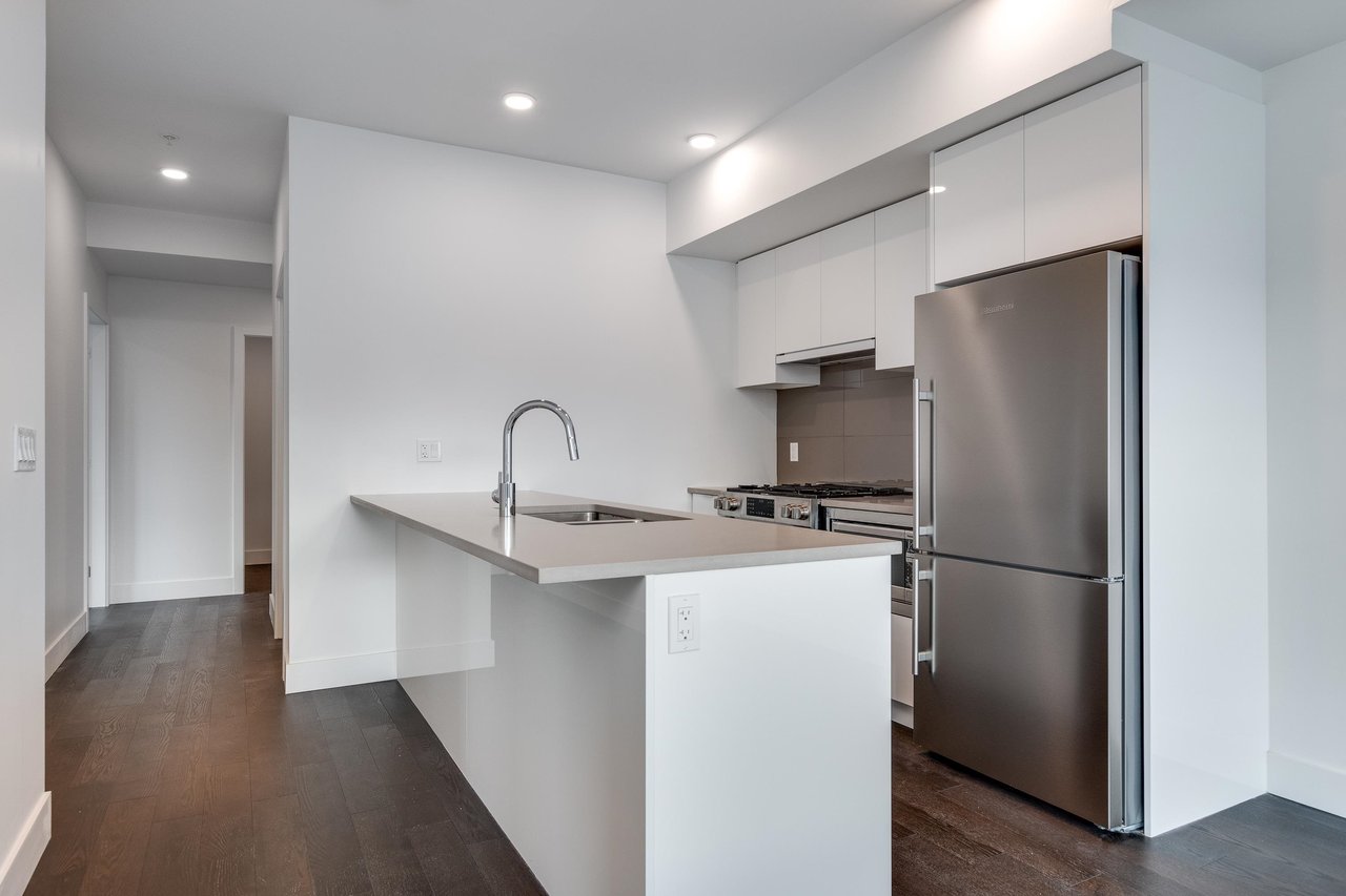 202-2666 Duke St