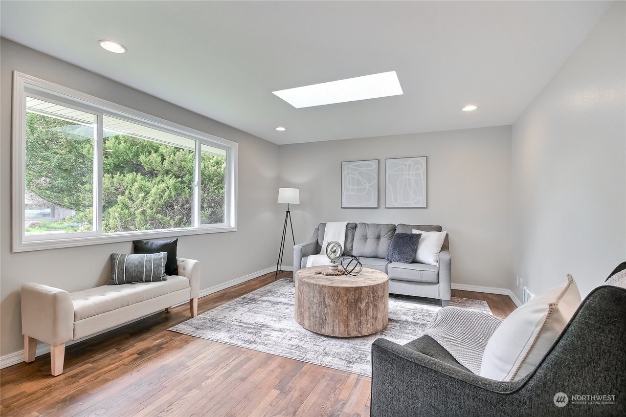 29 W Intercity Ave