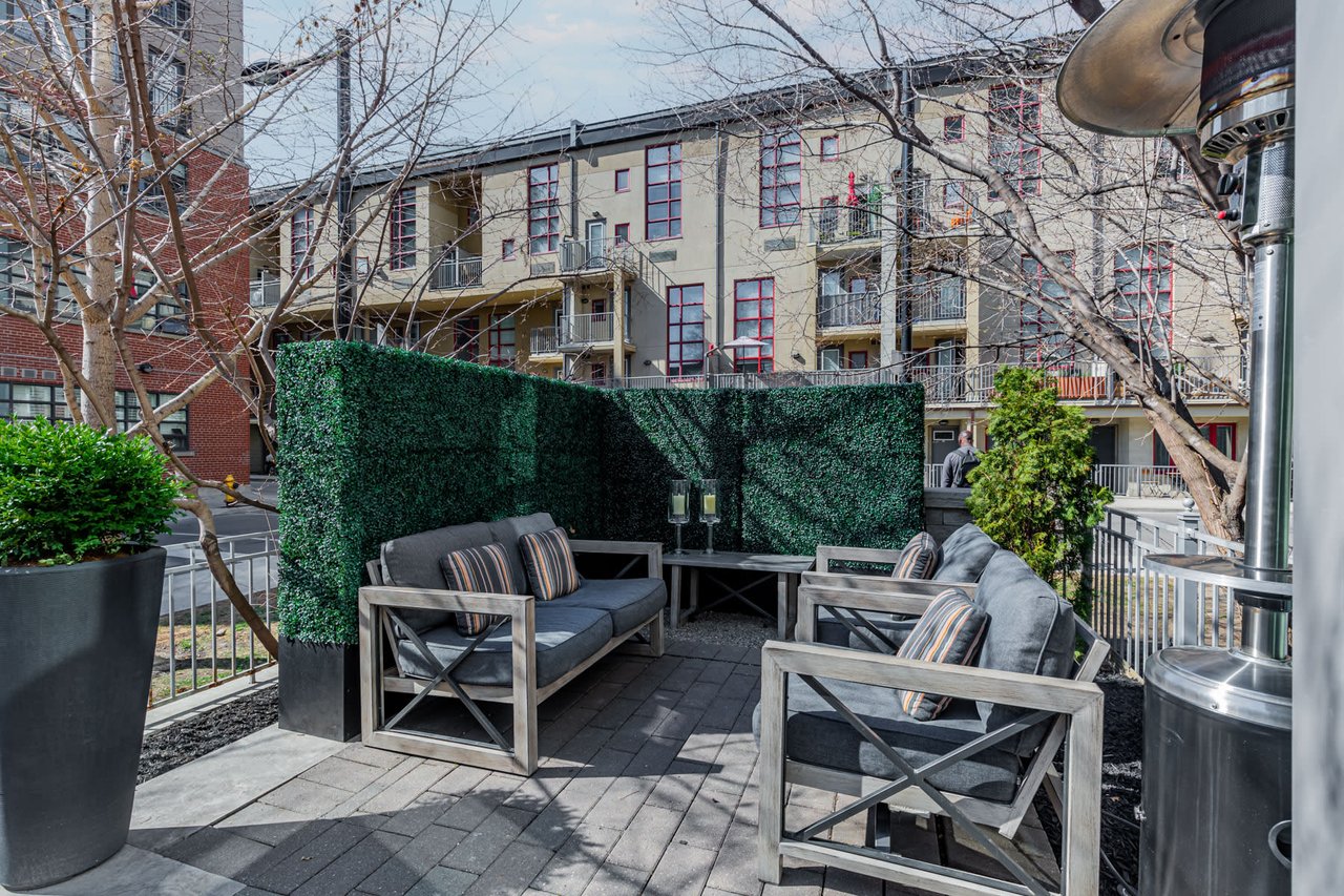 LUXURY URBAN TOWNHOME
