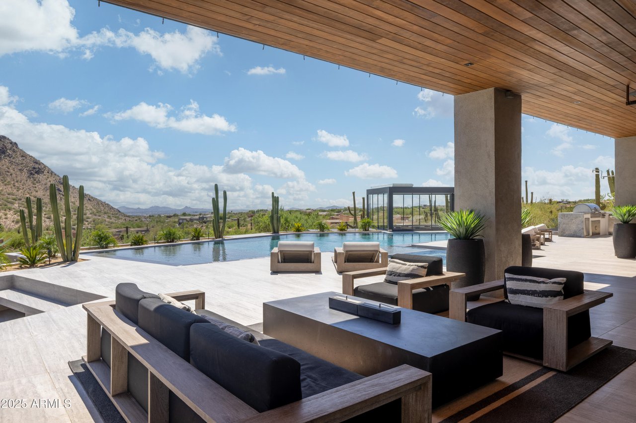 10315 E Calle De Las Brisas