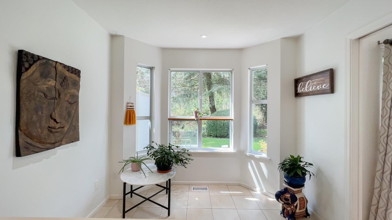 53-650 Roche Point Dr