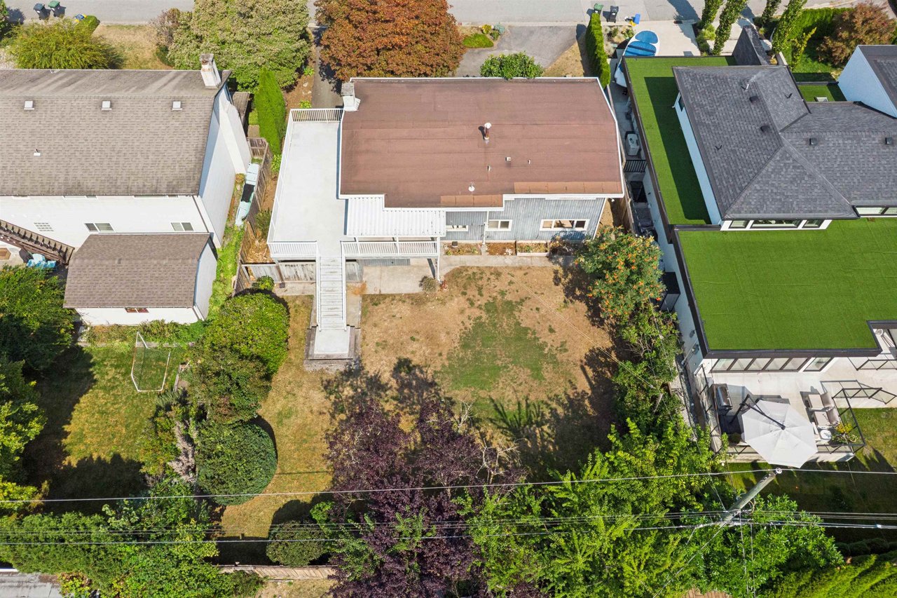 1023 Arlington Cres
