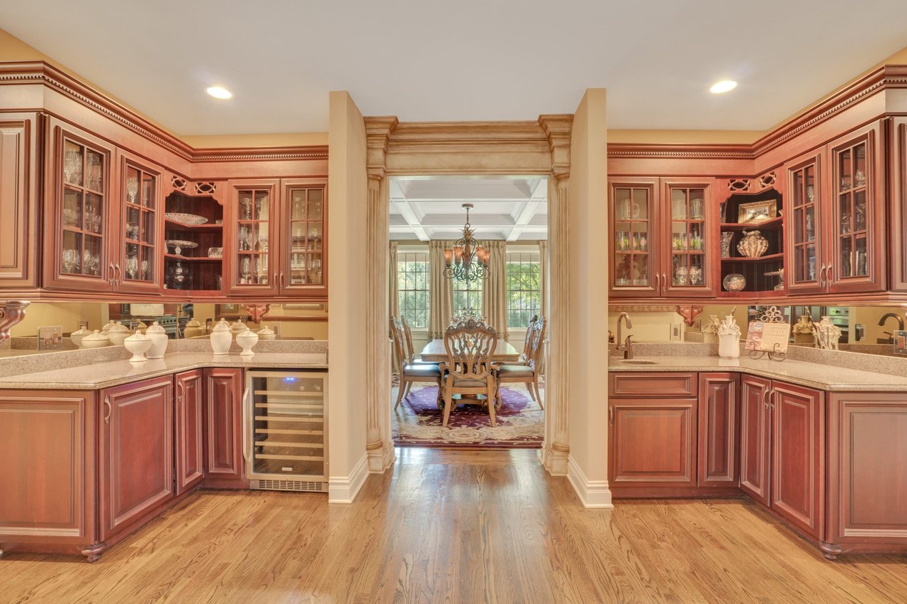 8 Glenbrook Drive
