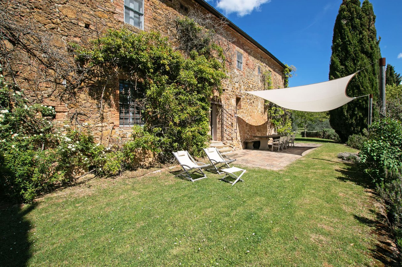 TENUTA RUSTICHELLO “Superb property for sale in the municipality of Montalcino” 